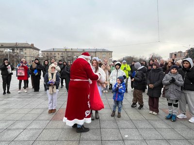 Солодощі від Миколая: у Черкасах дітям полонених та зниклих безвісти вручили подарунки Солодощі від Миколая: у Черкасах дітям полонених та зниклих безвісти вручили подарунки