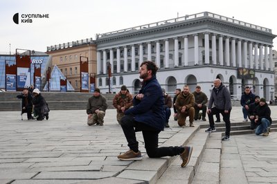 "Трагедія, яку не можна пробачити": у Києві попрощалися з загиблим на війні Василем Ратушним "Трагедія, яку не можна пробачити": у Києві попрощалися з загиблим на війні Василем Ратушним