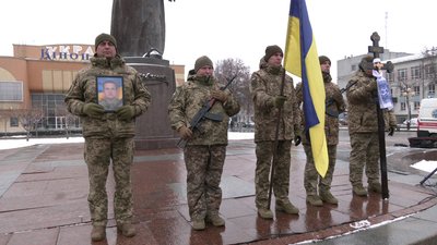 З військовим Миколою Маргасюком попрощалися у Рівному З військовим Миколою Маргасюком попрощалися у Рівному