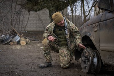"Працюємо і вранці, і в туман, і в дощ". Історія бійця 128 бригади ТрО, який вивозить поранених з-під обстрілів "Працюємо і вранці, і в туман, і в дощ". Історія бійця 128 бригади ТрО, який вивозить поранених з-під обстрілів