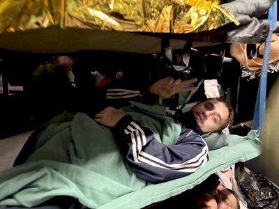 "Коридор був заповнений лежачими пацієнтами". Як працював польовий шпиталь на Донеччині у ніч "перемир'я" "Коридор був заповнений лежачими пацієнтами". Як працював польовий шпиталь на Донеччині у ніч "перемир'я"