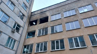 Російська армія вдарила по дитячому медичному закладу у Сумах Російська армія вдарила по дитячому медичному закладу у Сумах