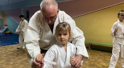 Гурток карате безплатно відвідують діти у ліцеї на Рівненщині Гурток карате безплатно відвідують діти у ліцеї на Рівненщині