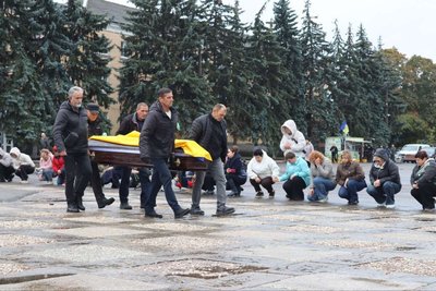 Загинув від удару FPV-дрона. На Миколаївщині попрощалися з військовим Іваном Бунецкулом Загинув від удару FPV-дрона. На Миколаївщині попрощалися з військовим Іваном Бунецкулом