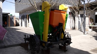 Посадити картоплю на Чернігівщині трактором: скільки коштує Посадити картоплю на Чернігівщині трактором: скільки коштує