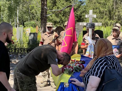 У Сумах попрощалися з військовослужбовцем Богданом Ленд’єлом