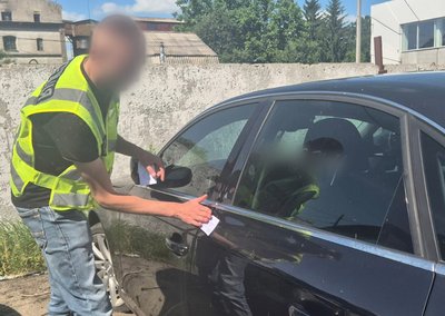 У Житомирі підприємець отримав підозру у шахрайстві з автівками з-за кордону У Житомирі підприємець отримав підозру у шахрайстві з автівками з-за кордону