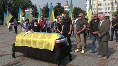 У Рівному попрощалися із загиблим військовим Олегом Рожком
