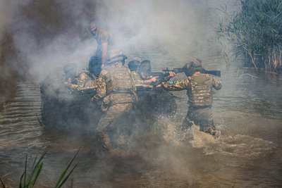Морпіхи на Херсонському напрямку: як новобранців готують до боїв на воді та островах Морпіхи на Херсонському напрямку: як новобранців готують до боїв на воді та островах