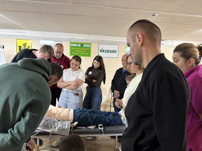 У Конотопі медиків вчили порятунку людей у критичних станах У Конотопі медиків вчили порятунку людей у критичних станах