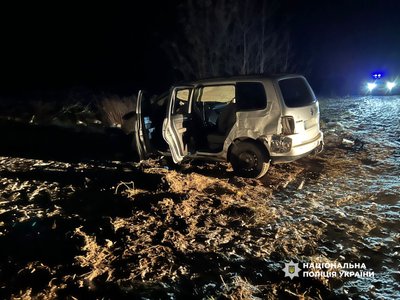 Смертельна ДТП на Рівненщині: у кюветі загинув пасажир, двоє травмовані Смертельна ДТП на Рівненщині: у кюветі загинув пасажир, двоє травмовані