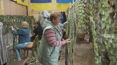 Волонтери з Вінниччини виготовили понад дві тисячі сіток Волонтери з Вінниччини виготовили понад дві тисячі сіток