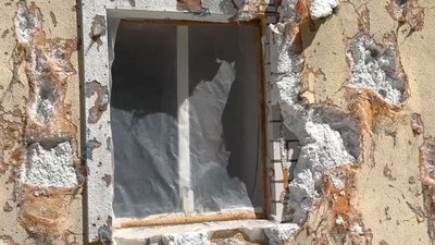 "Самотужки нічого не зробимо": у Світловодську відновлюють будинки після російського обстрілу "Самотужки нічого не зробимо": у Світловодську відновлюють будинки після російського обстрілу