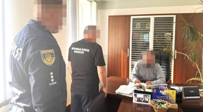 32 мільйони гривень збитків: на Хмельниччині оголосили підозру 39 посадовцям