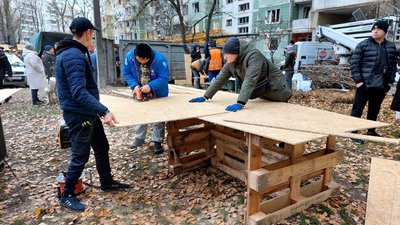 "Зашили ухо. Головне, що живі". Як оговтуються мешканці Сум після удару армії РФ "Зашили ухо. Головне, що живі". Як оговтуються мешканці Сум після удару армії РФ