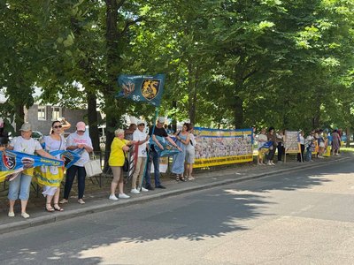 "Знайдемо та повернемо додому": у Черкасах відбулася акція на підтримку полонених і зниклих безвісти "Знайдемо та повернемо додому": у Черкасах відбулася акція на підтримку полонених і зниклих безвісти