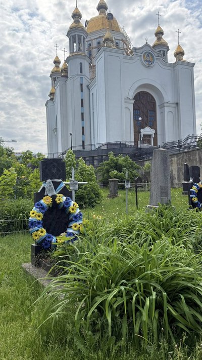 Братські могили впорядкували пластуни на кладовищі "Грабник" в Рівному Братські могили впорядкували пластуни на кладовищі "Грабник" в Рівному