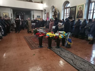У Хмельницькому попрощалися із захисником Андрієм Олійником У Хмельницькому попрощалися із захисником Андрієм Олійником