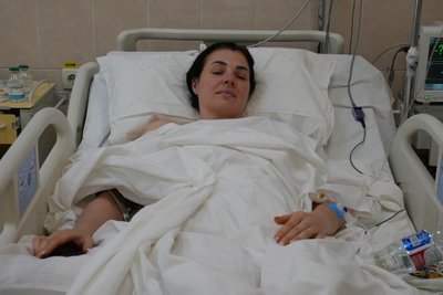 Повзла на другий поверх, щоб викликати допомогу. На Дніпропетровщині після артобстрілу рятують подружжя з Нікополя Повзла на другий поверх, щоб викликати допомогу. На Дніпропетровщині після артобстрілу рятують подружжя з Нікополя