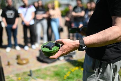 У Черкасах для студентів провели захід з протимінної безпеки У Черкасах для студентів провели захід з протимінної безпеки