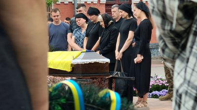 Сімох захисників провели в останню путь на Чернігівщині 18 липня Сімох захисників провели в останню путь на Чернігівщині 18 липня