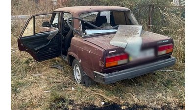 Згоріли будинок з авто, пошкоджені ферма та трактор: наслідки російських обстрілів на прикордонні Чернігівщини