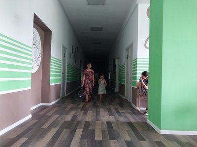 "Раніше в школу батьки нас не віддавали". У Сумах відкрили ромський освітній центр