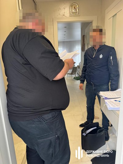 Посадовцю ТЦК вручили підозру