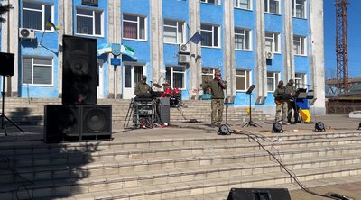 "Війна не закінчилась": музичний гурт 65 ОМБр виступив на Рівненщині "Війна не закінчилась": музичний гурт 65 ОМБр виступив на Рівненщині
