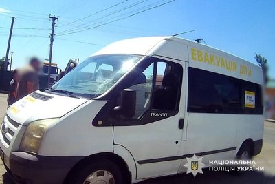 «Білі янголи» евакуювали дві сім’ї з Нікопольського району Дніпропетровщини «Білі янголи» евакуювали дві сім’ї з Нікопольського району Дніпропетровщини