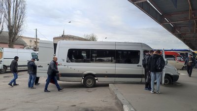 Ями на автошляхах – коли ремонтуватимуть дороги на Житомирщині Ями на автошляхах – коли ремонтуватимуть дороги на Житомирщині