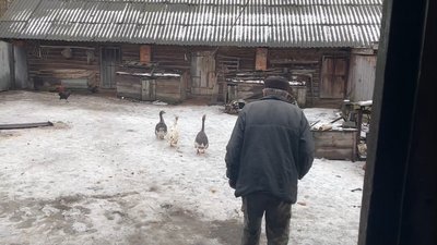 "Дикі звірі заходять частіше, ніж люди": як живуть останні жителі села на прикордонні Чернігівщини "Дикі звірі заходять частіше, ніж люди": як живуть останні жителі села на прикордонні Чернігівщини