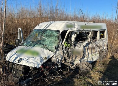 Травмувалися дев'ятеро людей внаслідок ДТП на Рівненщині Травмувалися дев'ятеро людей внаслідок ДТП на Рівненщині