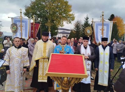 священники, громада