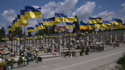тернопіль, пантеон героїв, микулинецьке кладовище, 1 червня 2026 року тернопіль, пантеон героїв, микулинецьке кладовище, 1 червня 2026 року