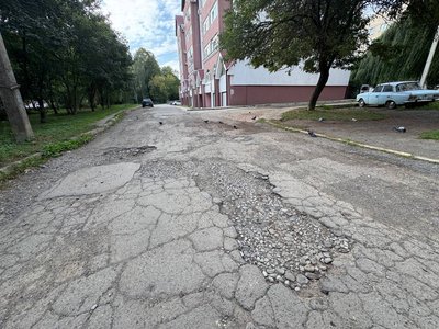 У Чернівцях планують відремонтувати міжбудинкові проїзди за понад 16 млн грн: де саме У Чернівцях планують відремонтувати міжбудинкові проїзди за понад 16 млн грн: де саме