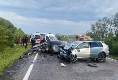На Кіровоградщині зіштовхнулися два легкові автомобілі: одна людина загинула, двоє отримали травми На Кіровоградщині зіштовхнулися два легкові автомобілі: одна людина загинула, двоє отримали травми