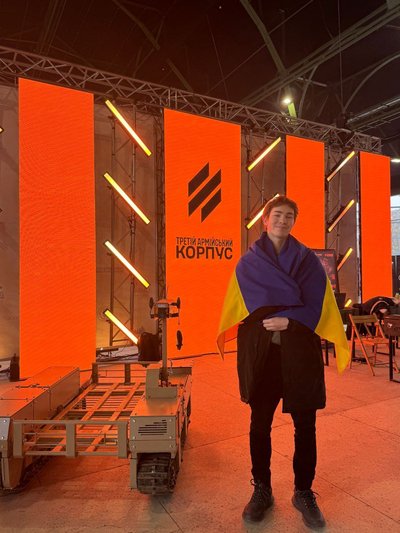 "Це життя мені нав’язали": історія кримчанина Артема, який виїхав з окупації до України "Це життя мені нав’язали": історія кримчанина Артема, який виїхав з окупації до України