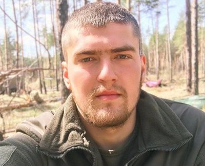 Командир гармати із Рівненщини отримав нагороду від Головнокомандувача ЗСУ Командир гармати із Рівненщини отримав нагороду від Головнокомандувача ЗСУ
