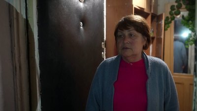 «Дивлюся під ноги, а слухаю небо»: як живуть люди у «червоній зоні» Дніпровського району Херсона «Дивлюся під ноги, а слухаю небо»: як живуть люди у «червоній зоні» Дніпровського району Херсона