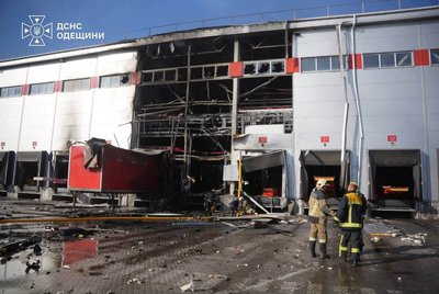 Армія РФ завдала удару по терміналу Нової пошти на Одещині Армія РФ завдала удару по терміналу Нової пошти на Одещині