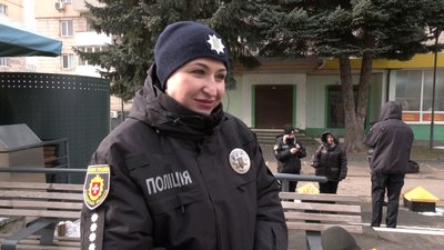 "Такий маленький, а не піддався": як на кріслах колісних перевіряли доступність пандусів в центрі Рівного