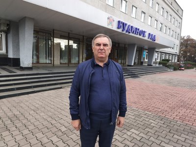 У Звягелі ліквідовують наслідки російської дронової атаки У Звягелі ліквідовують наслідки російської дронової атаки