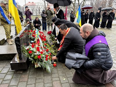 В Ужгороді вшанували пам'ять учасників бойових дій на території інших країн В Ужгороді вшанували пам'ять учасників бойових дій на території інших країн