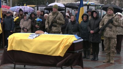 З добровольцем Сергієм Бойко порощались у Рівному З добровольцем Сергієм Бойко порощались у Рівному