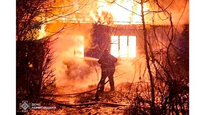 На Чернігівщині двоє чоловіків загинули у будинку через пожежу На Чернігівщині двоє чоловіків загинули у будинку через пожежу