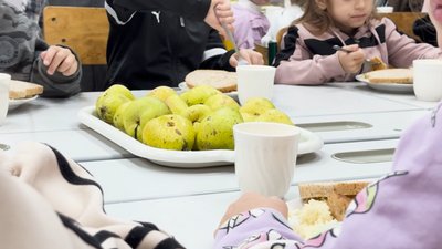 "Не чекаємо закінчення – сніданок організовуємо в укритті": як у Прилуках годують школярів під час затяжних тривог "Не чекаємо закінчення – сніданок організовуємо в укритті": як у Прилуках годують школярів під час затяжних тривог