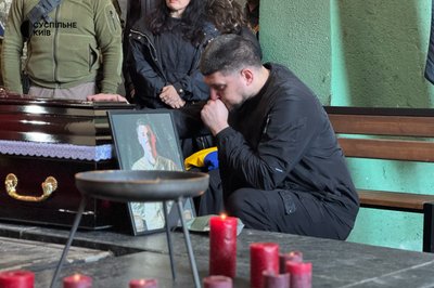 Був народжений для мистецтва, а загинув воїном: у Києві попрощалися з бійцем РДК Тимофієм Ануфрієвим Був народжений для мистецтва, а загинув воїном: у Києві попрощалися з бійцем РДК Тимофієм Ануфрієвим