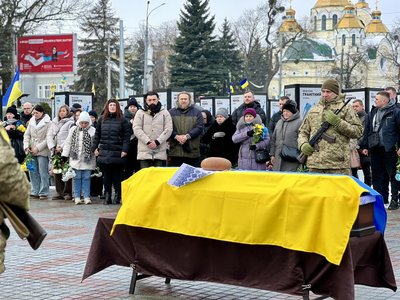 З військовим Дмитром Тарасевичем попрощалися у Рівному З військовим Дмитром Тарасевичем попрощалися у Рівному