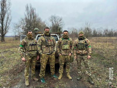 "Ти відповідаєш за людей": історія водія Нацгвардії на псевдо Таксист "Ти відповідаєш за людей": історія водія Нацгвардії на псевдо Таксист